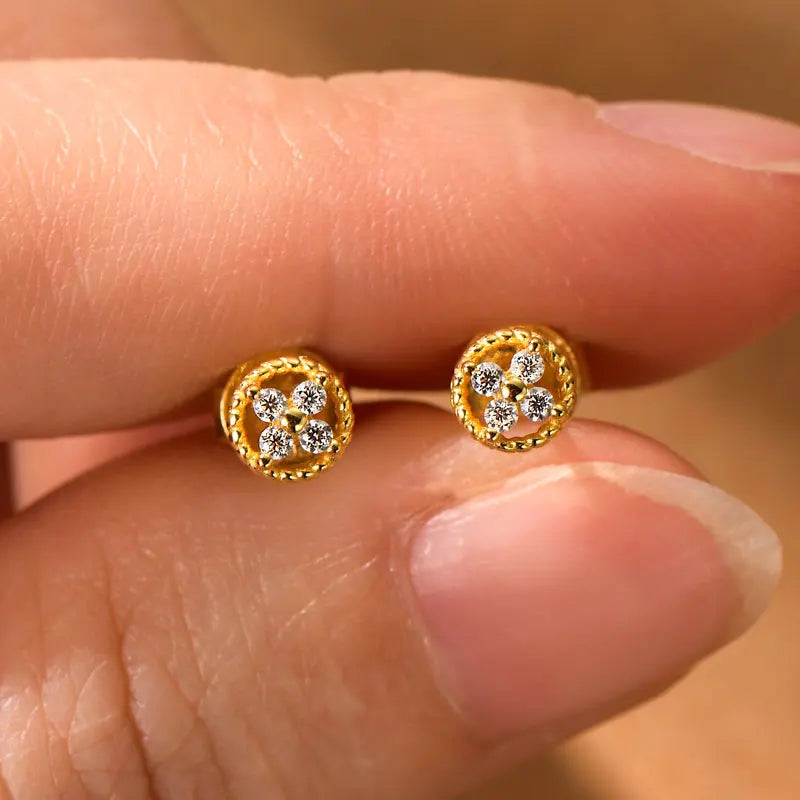 Round Rope-Edge Moissanite Cluster Stud Earrings