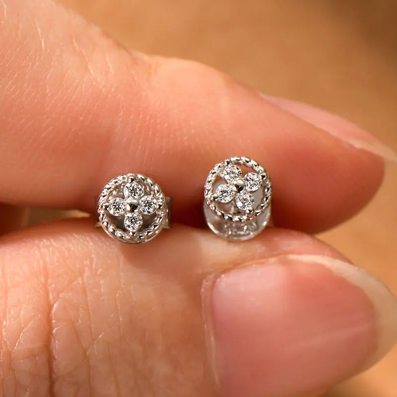 Round Rope-Edge Moissanite Cluster Stud Earrings