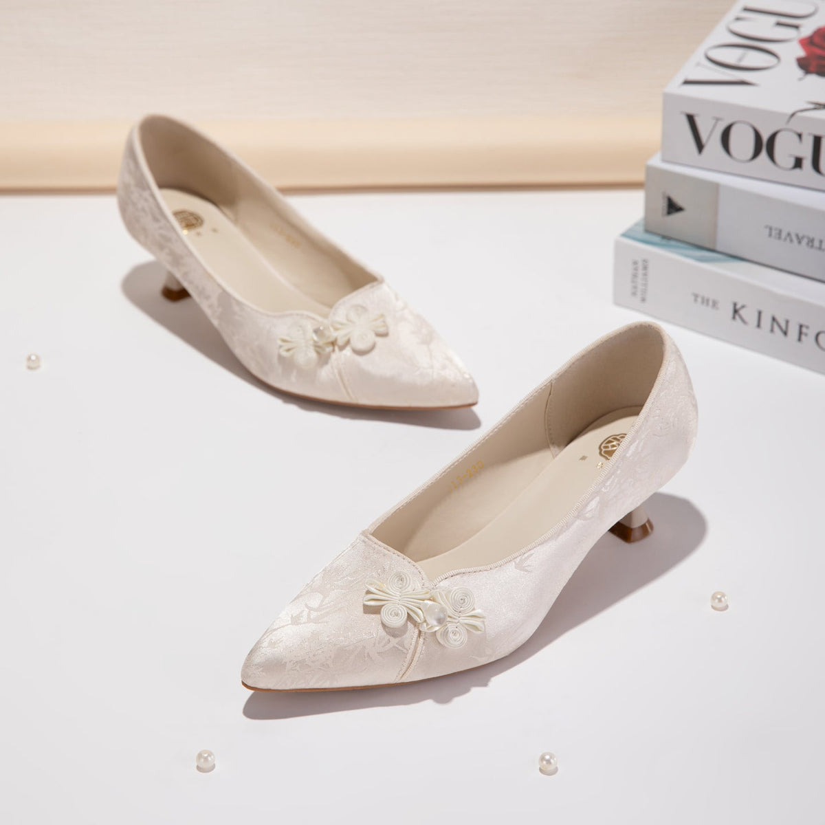 White Black Jacquard Pointed Toe Kitten Heel Pumps, Elegant Floral Accent Women's Dress Shoes  Ivory Black Wedding & Party Pumps