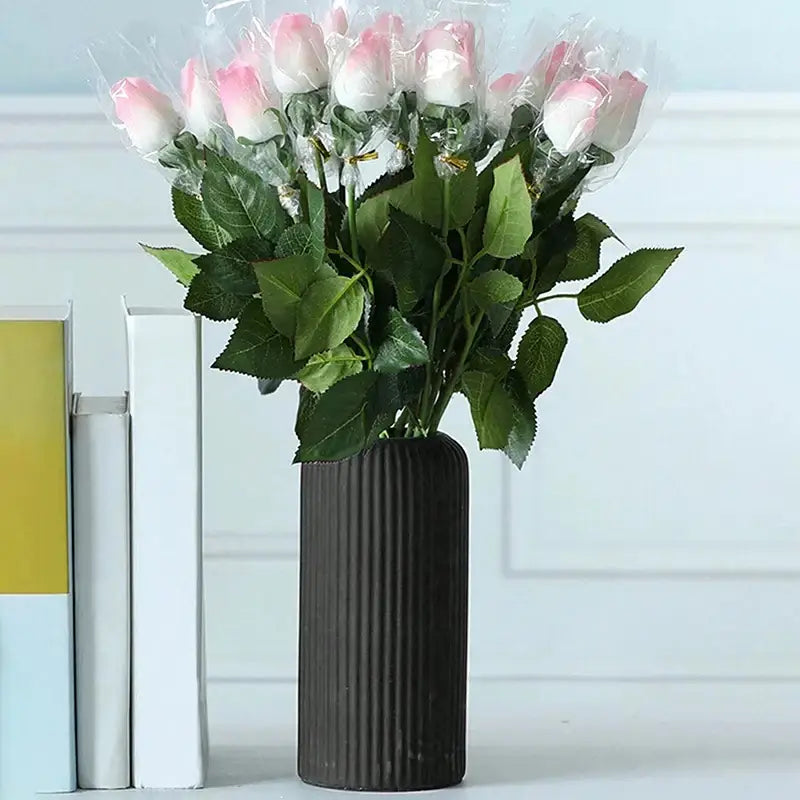 Creative striped black plastic flower vase for living room floral arrangements
