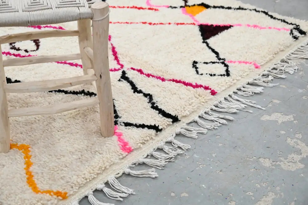 Beige abstract geometric azilal rug bedroom moroccan handmade decor