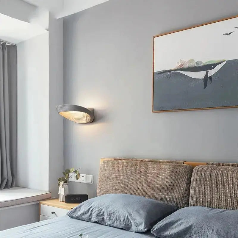 Modern minimalistic wall sconces – living room curved ridged lighting