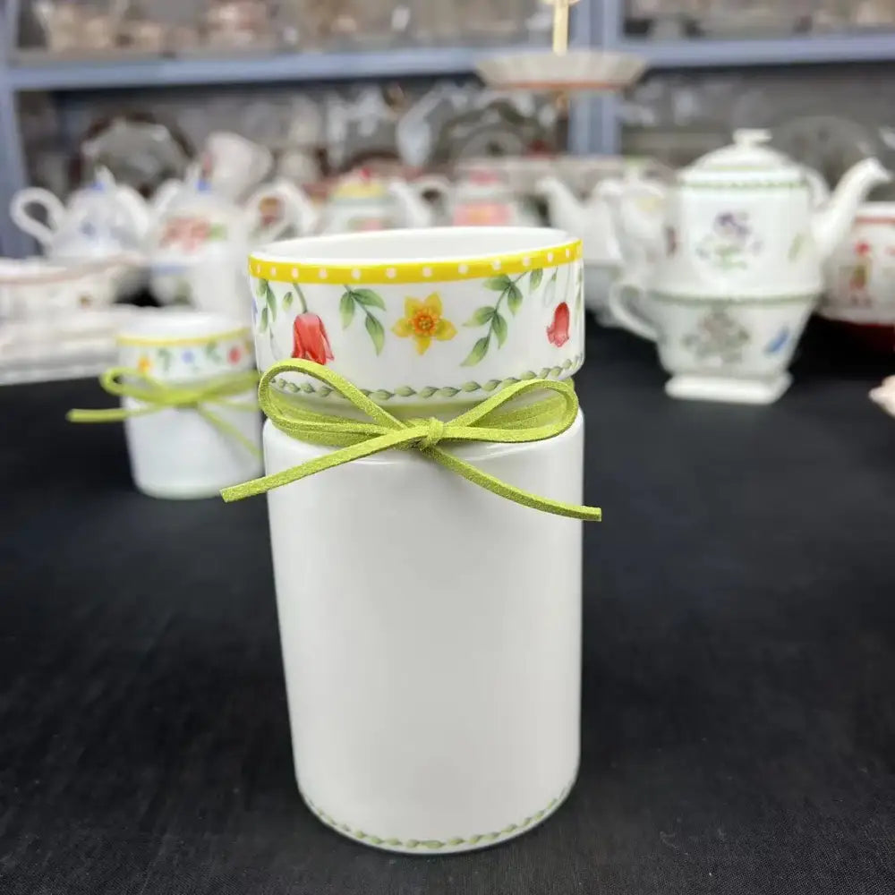 Floral scalloped white porcelain tulip dinnerware set dining room