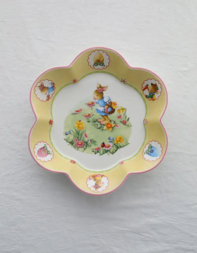 Floral scalloped white porcelain tulip dinnerware set dining room