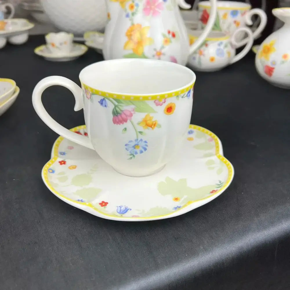 Floral scalloped white porcelain tulip dinnerware set dining room