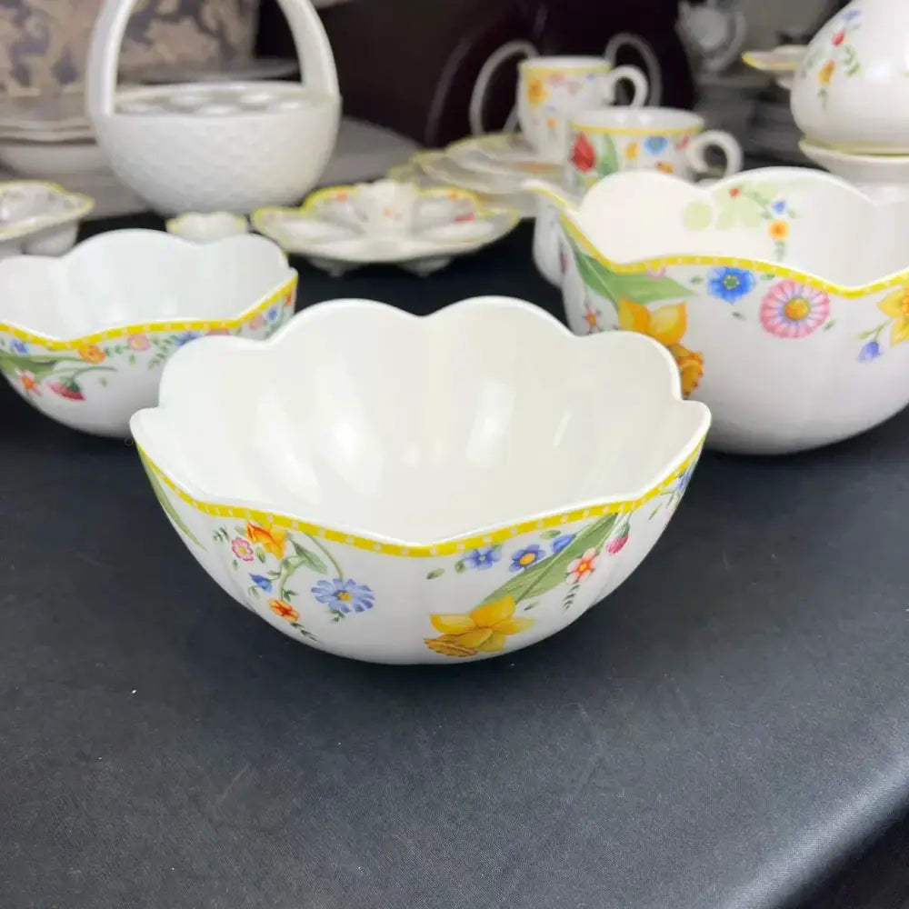 Floral scalloped white porcelain tulip dinnerware set dining room