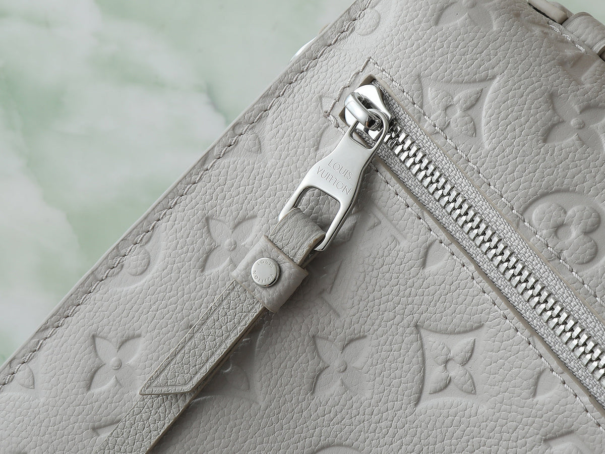 LV Pochette Metis Handbag
