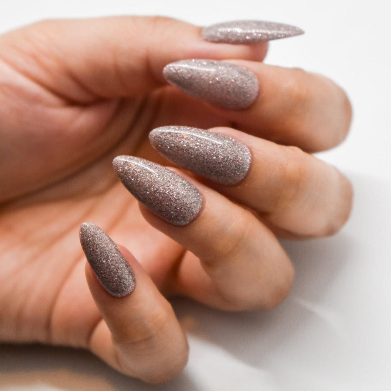 Light Elegance P+ Soak-Off Glitter Gel Polish - Smokin' Gun