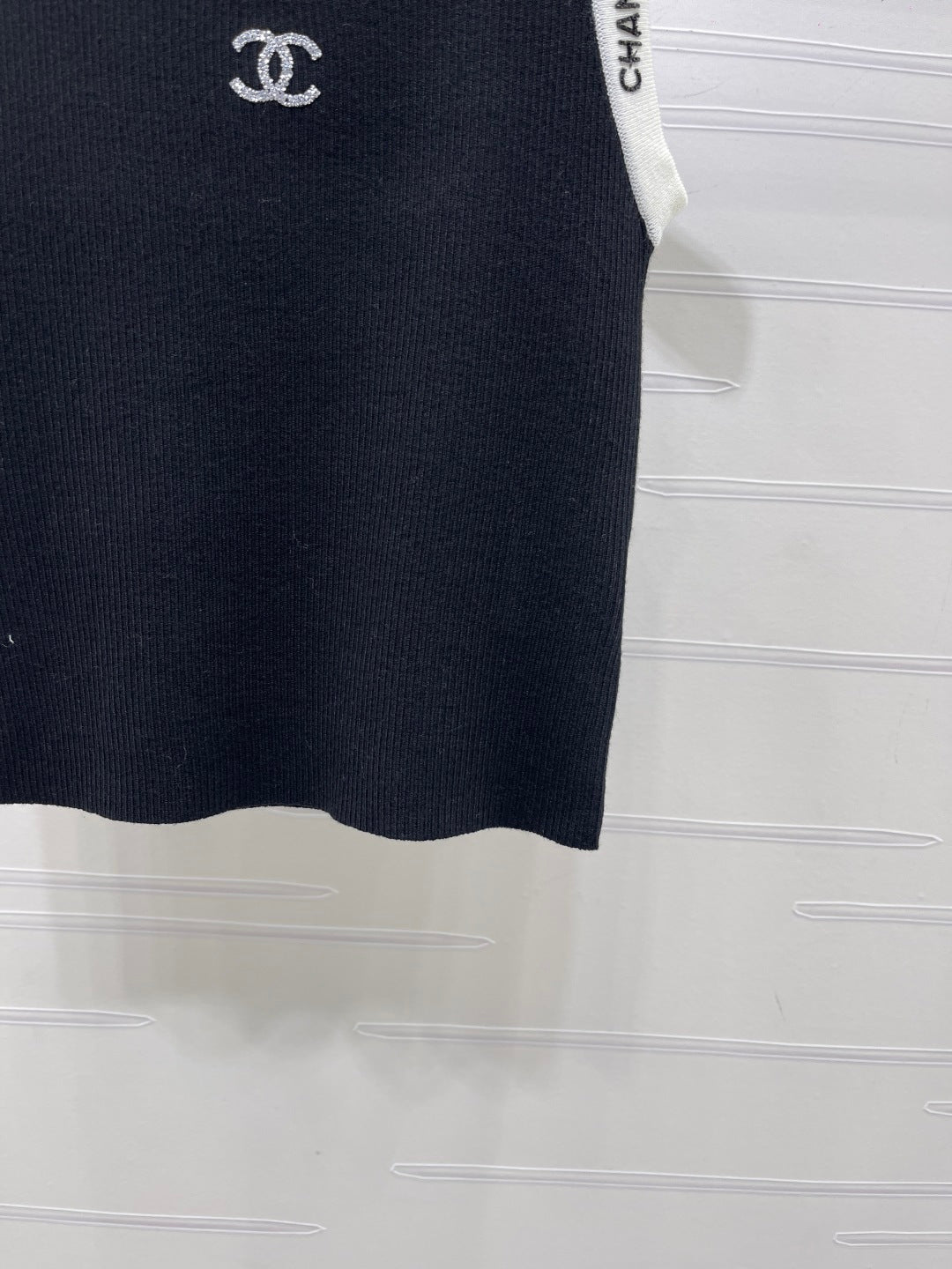 Chanel Sleeveless Knitted Shirt